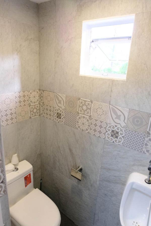 J & J Homestay Корон Екстериор снимка